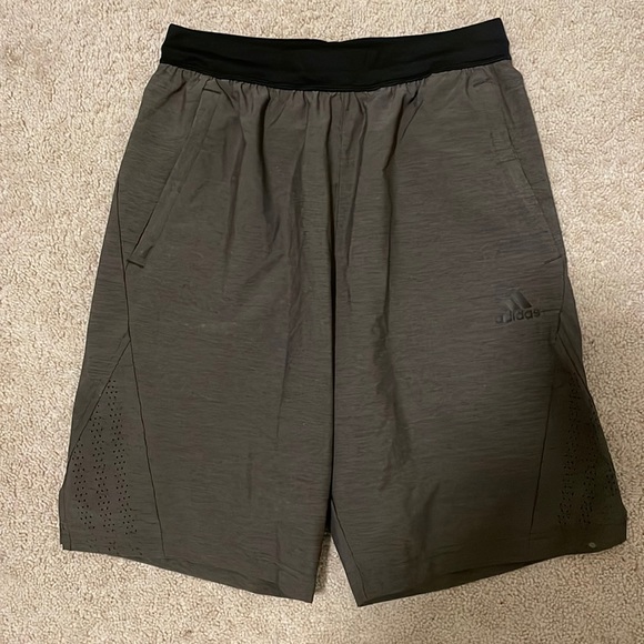 Grey Men’s Adidas shorts - Picture 1 of 2